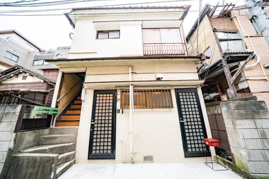 Kawanosou Shinjuku 1 Minute * Tōkyō